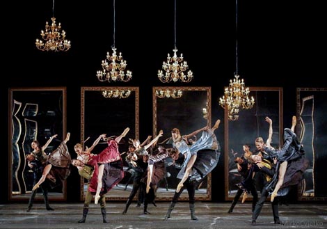 Hrvatsko narodno kazalište u Zagrebu: Ana Karenjina, kor. Leo Mujić, foto: © Mirko Cvjetko