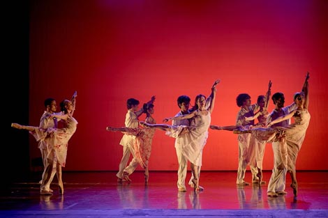 Europaballett St. Pölten: Carmen / Boléro, kor. Peter Breuer, foto: Kristijan Cimer