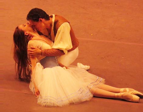 Akademski državni teatar Boljšoj, Moskva: Adolphe Adam, Giselle, kor. Juri Grigorovič