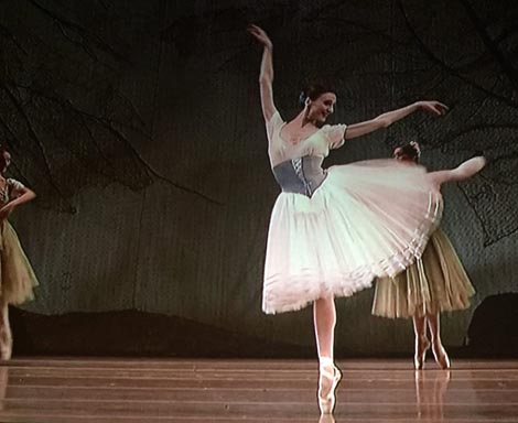 Akademski državni teatar Boljšoj, Moskva: Adolphe Adam, Giselle, kor. Juri Grigorovič