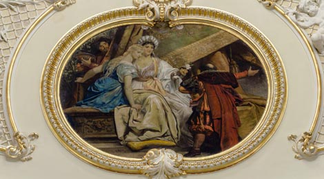 Medaljon na stropu gledališta u Hrvatskom narodnom kazalištu Ivana pl. Zajca u Rijeci