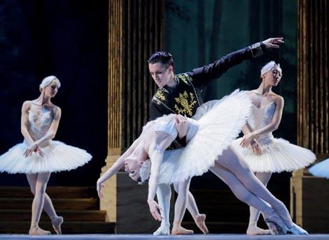 Hrvatsko narodno kazalište u Zagrebu: Petar Iljič Čajkovski, Labuđe jezero, kor. i red. Vladimir Malahov, foto: © Mirko Cvjetko