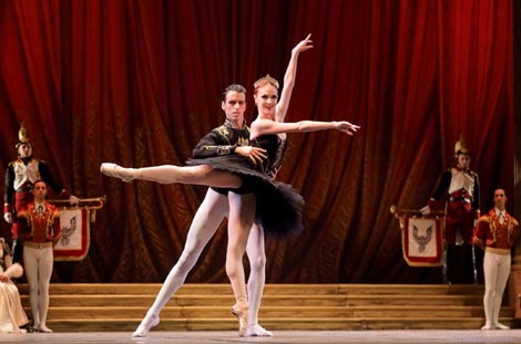 Hrvatsko narodno kazalište u Zagrebu: Petar Iljič Čajkovski, Labuđe jezero, kor. i red. Vladimir Malahov, foto: © Mirko Cvjetko