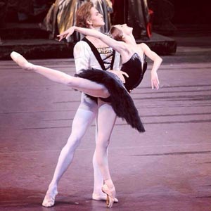 Akademski državni teatar Boljšoj, Moskva, Petar Iljič Čajkovski, Labuđe jezero, kor. Juri Grigorovič