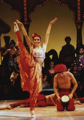 Mateja Pučko Petković (Vatra) - Bajadera, kor. Dinko Bogdanić, Zagreb, 2002.