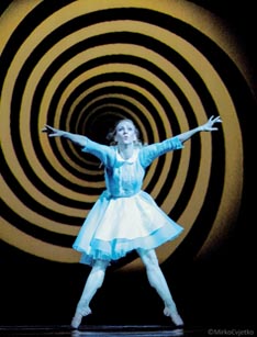 Petra Vargović Stanciu (Alisa); Hrvatsko narodno kazalište u Zagrebu: Lewis Carroll, Robert Moran, Ashley Page, Alisa, kor. Ashley Page, foto: © Mirko Cvjetko