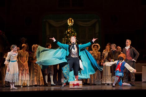 Gary Avis (Drosselmeyer); The Royal Ballet, London: Petar Iljič Čajkovski, Orašar (The Nutcracker), kor. Peter Wright, foto: © ROH / Bill Cooper