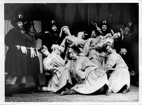 Scena iz baleta Pertuška - Igor Stravinski, Petruška, kor. Octavio Cintolesi, Hrvatsko narodno kazalište u Zagrebu, iza 1956.