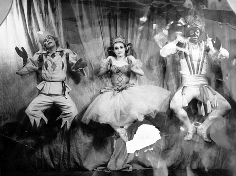 Ivica Sertić (Petruška), Zlatica Stepan (Balerina) i Zlatko Voženilek (Crnac) - Igor Stravinski, Petruška, kor. Octavio Cintolesi, Hrvatsko narodno kazalište u Zagrebu, 1956.