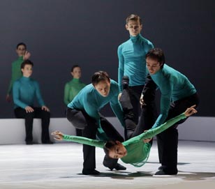 Hrvatsko narodno kazalište u Zagrebu: Claude Debussy Šest antičkih epigrafa i U bijelome i crnome, kor. Edward Clug, foto: © Mirko Cvjetko