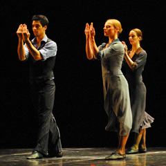 Baletna Vačer, Sinfonia da Requiem, koreograf Vasco Wellenkamp; César Fernandes, Valentina Kržić, Iva Vitić, foto Saša Novković