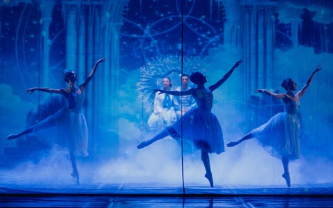 Hrvatsko narodno kazalište Split, Hrvatsko narodno kazalište u Osijeku: Davor Bobić, Snježna kraljica, kor. i red. Svebor Sečak, foto: Milan Šabić