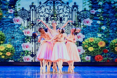 Hrvatsko narodno kazalište Split, Hrvatsko narodno kazalište u Osijeku: Davor Bobić, Snježna kraljica, kor. i red. Svebor Sečak, foto: Milan Šabić