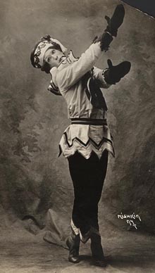 Vaclav Nižinski u baletu Petruška, kor. Mihael Fokin, 1911.